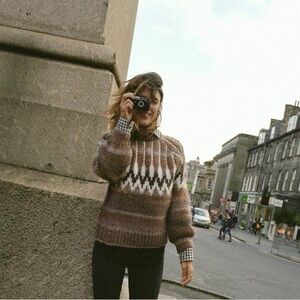 Winter sweater knit Mango size small Jeanne damas